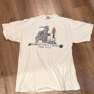 Vintage Kennedy space center graphic t shirt short sleeve cream xl extra large